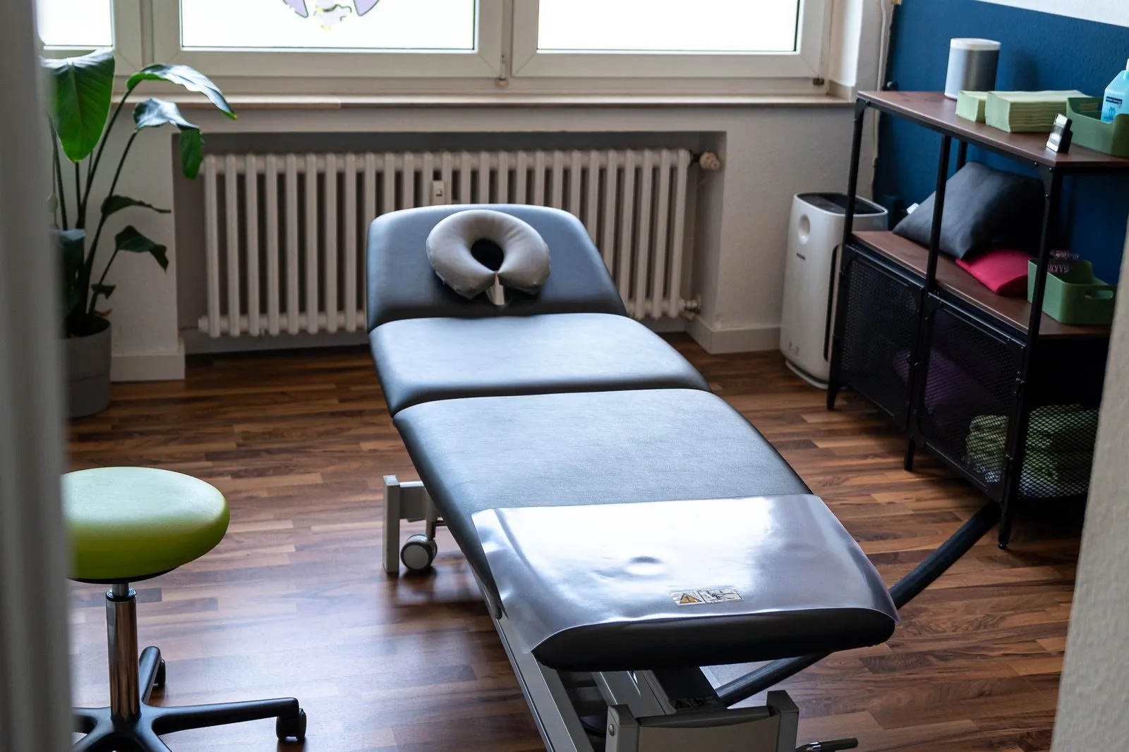 Behandlungsliege für Manuelle Therapie in der Praxis RS Physiotherapie Mettmann